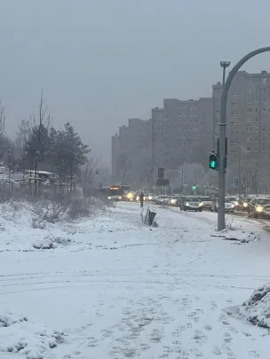 Autobusy ślizgają się na Trasie Kwiatkowskiego