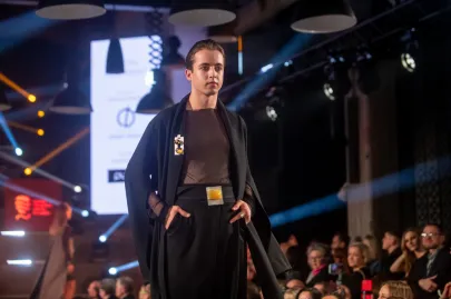 Pokaz mody oraz gala wręczenia nagród Amberif Vibes w ramach wydarzenia Amberif Spring 2024 w Food Hall Montownia