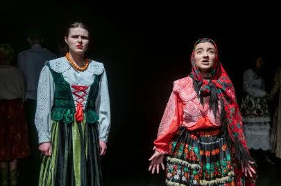 Wesele - spektakl Teatru OFF Junior na scenie Kameralnej Teatru Muzycznego w Gdyni