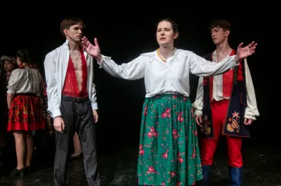 Wesele - spektakl Teatru OFF Junior na scenie Kameralnej Teatru Muzycznego w Gdyni