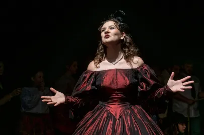 Wesele - spektakl Teatru OFF Junior na scenie Kameralnej Teatru Muzycznego w Gdyni