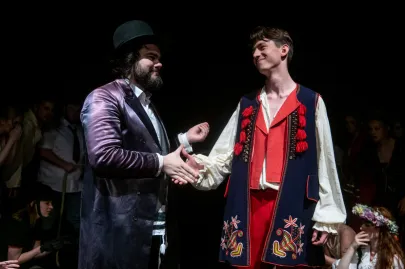 Wesele - spektakl Teatru OFF Junior na scenie Kameralnej Teatru Muzycznego w Gdyni