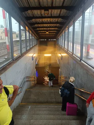 Zalany tunel dwora Gdynia Główna