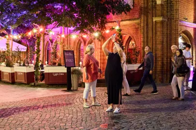Koncert carillonu i trąbek w Złotej Bramie