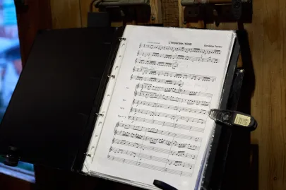 Koncert carillonu i trąbek w Złotej Bramie