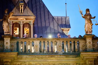 Koncert carillonu i trąbek w Złotej Bramie