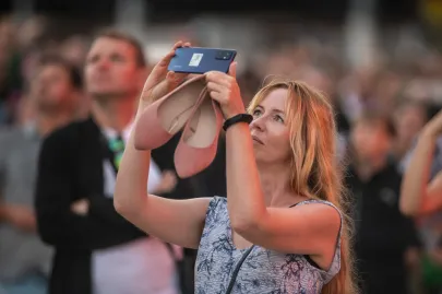 Sobota na Red Bull Konkurs Lotów - pokaz lotniczy i koncert IGO