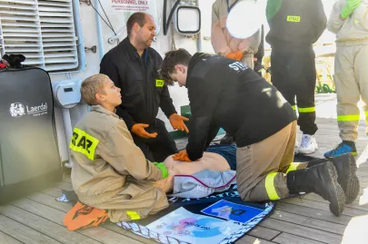 Statek z Sercem -  bicie rekordu w liczbie osób jednocześnie wykonujących RKO