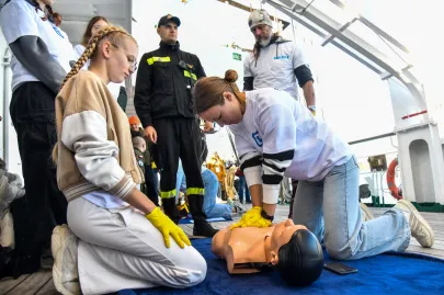 Statek z Sercem -  bicie rekordu w liczbie osób jednocześnie wykonujących RKO