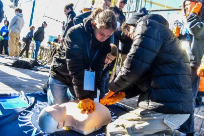 Statek z Sercem -  bicie rekordu w liczbie osób jednocześnie wykonujących RKO