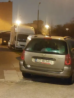 Parkowanie na chodniku