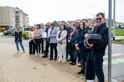 Oficjalne odsłonięcie muralu z wizerunkiem śp. Aleksandra Doby na budynku Morskiej Szkoły Podstawowej w Gdańsku