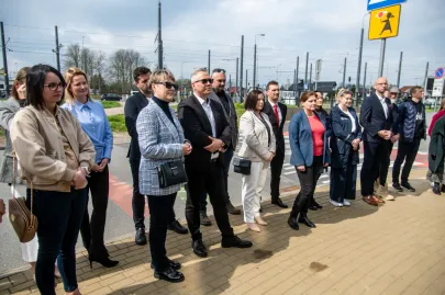 Oficjalne odsłonięcie muralu z wizerunkiem śp. Aleksandra Doby na budynku Morskiej Szkoły Podstawowej w Gdańsku