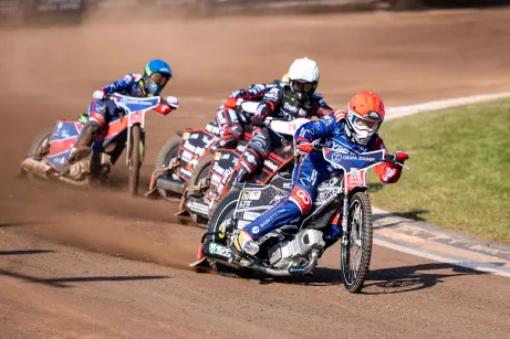 Mecz: WYBRZEŻE Gdańsk - Trans MF Landshut Devils. Daniel Kaczmarek (kask czerwony), Erik Riss (kask biały), Benjamin Basso (kask niebieski)