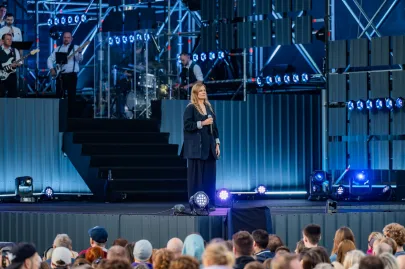 Wolność jest kobietą: Doda, Kasia Lins