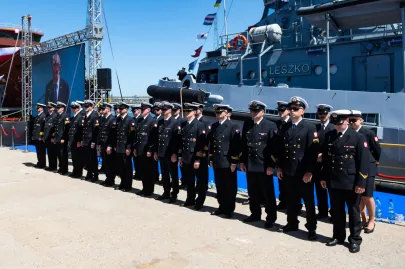 Wodowanie okrętu im. Jerzego Różyckiego w stoczni Remontowa Shipbuilding.