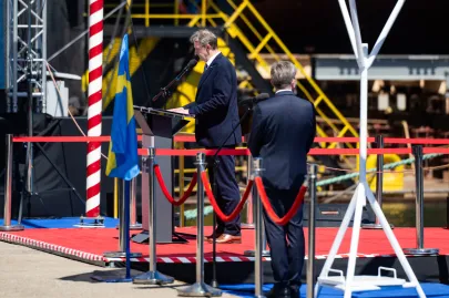 Wodowanie okrętu im. Jerzego Różyckiego w stoczni Remontowa Shipbuilding.