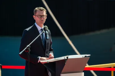 Wodowanie okrętu im. Jerzego Różyckiego w stoczni Remontowa Shipbuilding.