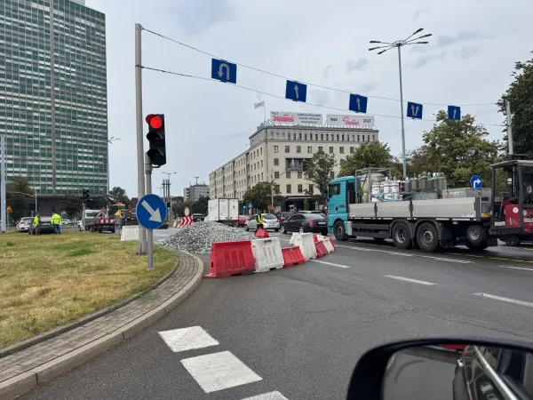 Prace drogowe i utrudnienia przy Zieleniaku