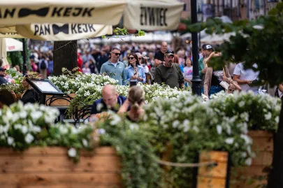 Gdańskie ogródki gastronomiczne pełne kwiatów