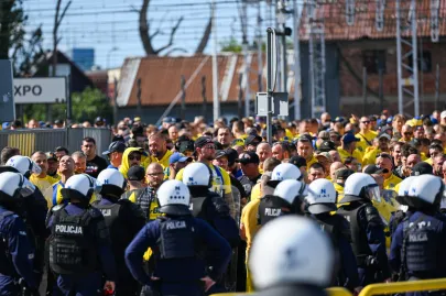 Kibice Lechii Gdańsk i Arki Gdynia w drodze na derby Trójmiasta
