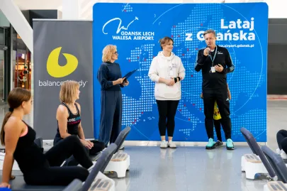 Wellbeing w podróży. Pilates na lotnisku (w Port Lotniczy)