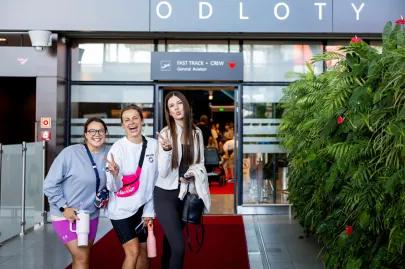 Wellbeing w podróży. Pilates na lotnisku (w Port Lotniczy)