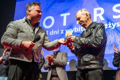 Uroczyste wręczenie statuetki Arcymistrza Kina Markowi Koterskiemu
