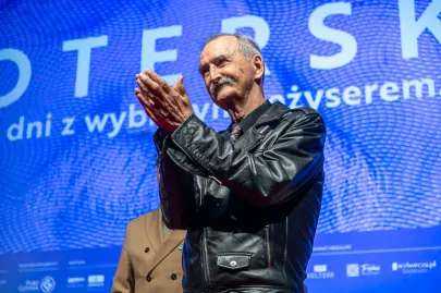 Uroczyste wręczenie statuetki Arcymistrza Kina Markowi Koterskiemu