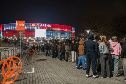 Tłumy przed koncertem Maty w Ergo Arenie