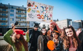 Manifestacja artystyczna w obronie Mostowni