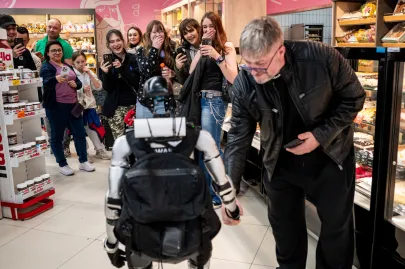 Edward Warchocki w sklepie Merkus