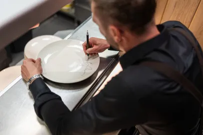 Sztuka wielu twarzy w restauracji TRUE w Gdańsku