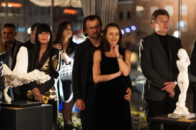 Sztuka wielu twarzy w restauracji TRUE w Gdańsku