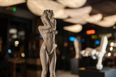Sztuka wielu twarzy w restauracji TRUE w Gdańsku