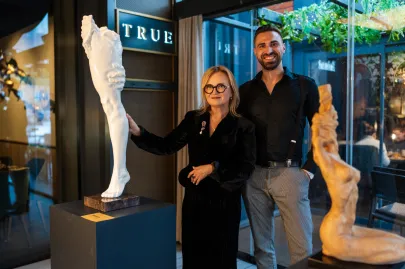 Sztuka wielu twarzy w restauracji TRUE w Gdańsku