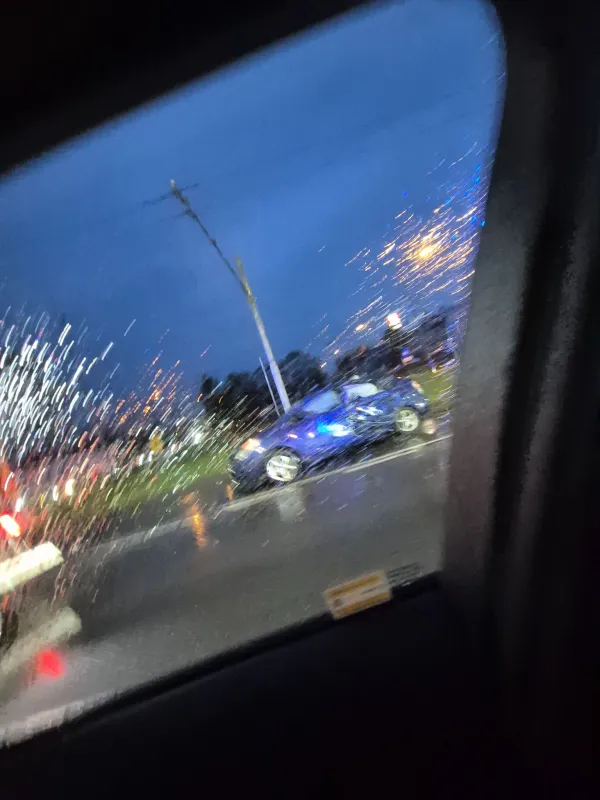 Stłuczka auta policji z taryfa- wjazd obwodnica Chylonia