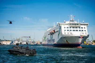 Pokaz manewrów wojskowych w Porcie Gdynia