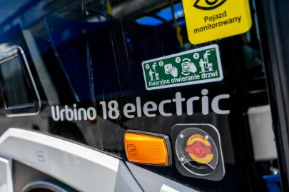 Prezentacja nowych elektrycznych autobusów przegubowych w Gdyni