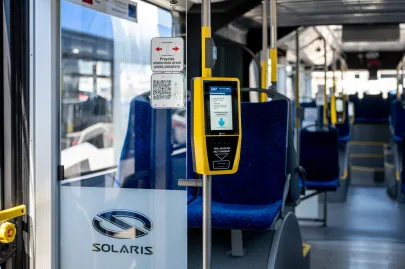 Prezentacja nowych elektrycznych autobusów przegubowych w Gdyni