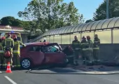 Wypadek przy stadionie żużlowym. Poszedł po bandzie.
