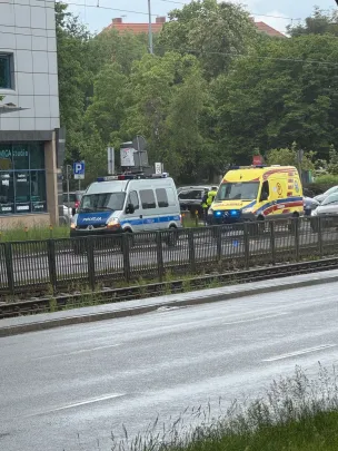 Potrącenie mężczyzny na hulajnodze