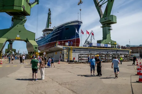 Wodowanie w stoczni Karstensen Shipyard Poland