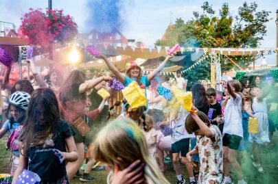 Przystanek Przygoda z AmberSky - Festiwal Kolorów HOLI