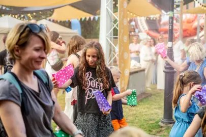 Przystanek Przygoda z AmberSky - Festiwal Kolorów HOLI