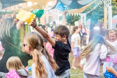 Przystanek Przygoda z AmberSky - Festiwal Kolorów HOLI