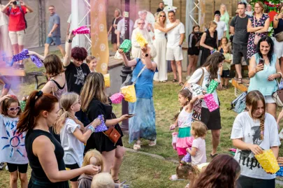 Przystanek Przygoda z AmberSky - Festiwal Kolorów HOLI
