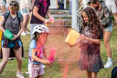 Przystanek Przygoda z AmberSky - Festiwal Kolorów HOLI