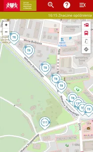 Autobusy  T8 stoją w korku na Stogach