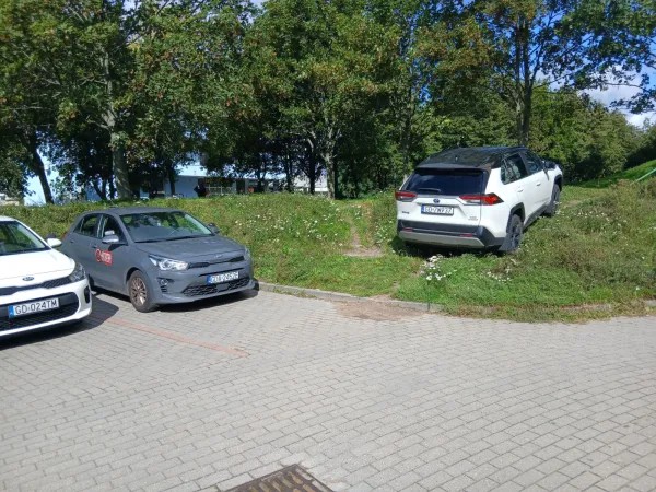 AS parkingu.